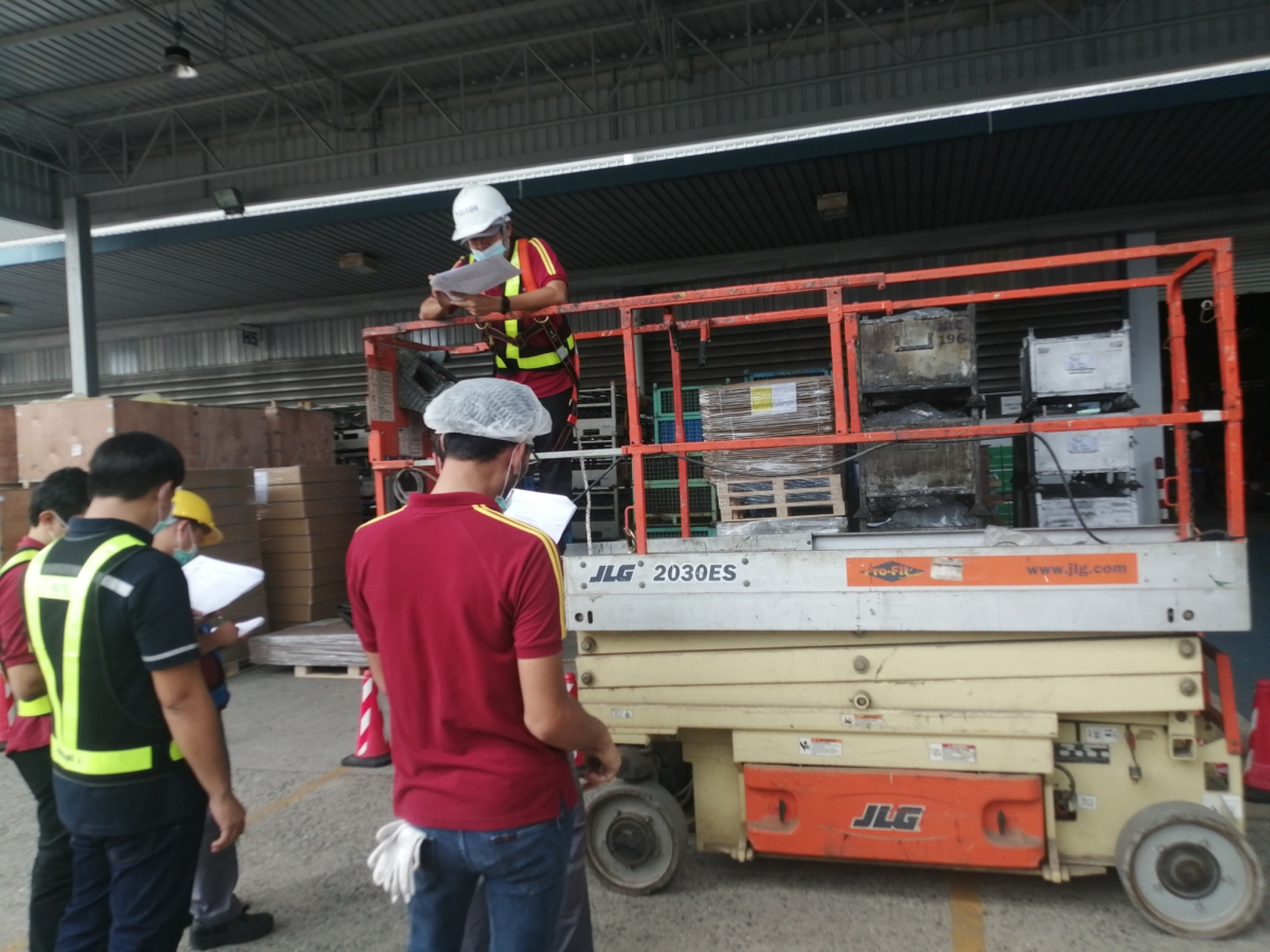 LINE_ALBUM_รถกระเช้า (ต่อ)_250828_6.jpg - หลักสูตรรถกระเช้า X-Lift และ Boom Lift